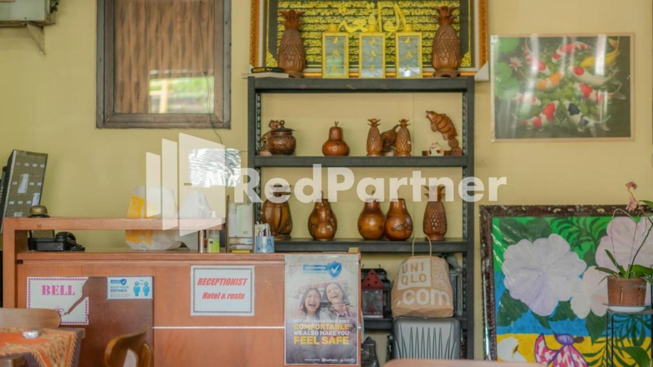 Vandhela Homestay Syariah Mitra Reddoorz Сурабая Экстерьер фото