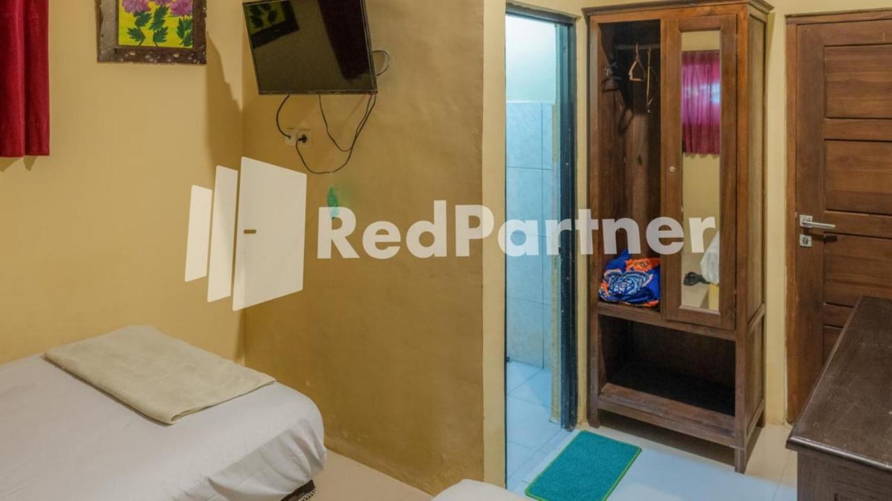 Vandhela Homestay Syariah Mitra Reddoorz Сурабая Экстерьер фото